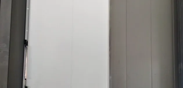 Великогабаритні відкатні холодильні двері та промислові ворота